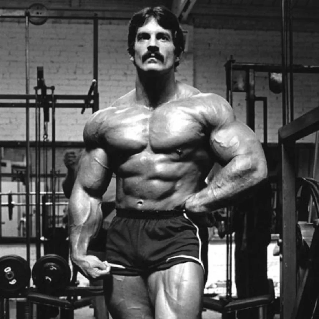 Mike Mentzer en 1978, champion Mr. Universe et créateur de la méthode Heavy Duty
